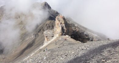 Mountain Views: Top Scenic Hiking Routes